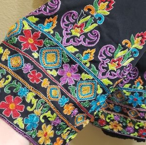 Women pants with embroidery